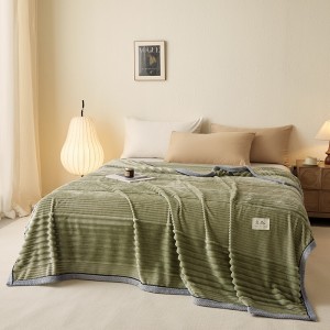 Winter warm velvet comforter polyester coverlets king size solid color fleece blanket