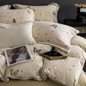 Winter Warm Home Textile High Quality Skin-friendly Milk Velvet Bedding Set Printing Quilt Cover Pillowcases White Bed Sheets