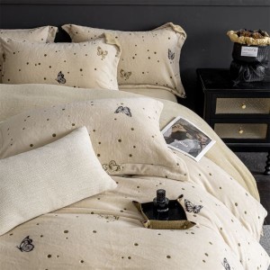 Winter Warm Home Textile High Quality Skin-friendly Milk Velvet Bedding Set Printing Quilt Cover Pillowcases White Bed Sheets