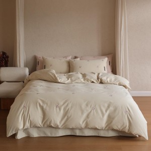 Wholesale high-end pillowcases beige sanding comforter set soft bed linen fitted sheets 2m/2.2m bedding set for adults