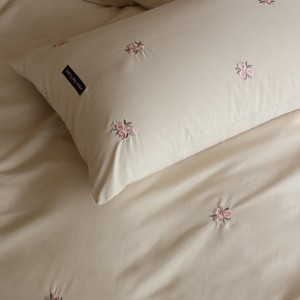 Wholesale high-end pillowcases beige sanding comforter set soft bed linen fitted sheets 2m/2.2m bedding set for adults