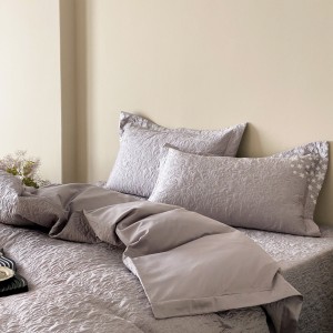 Hot selling purple quilt cover quilted fitted sheets flat sheet 100s cotton home textile 4-pieces solid color bedding set supplier