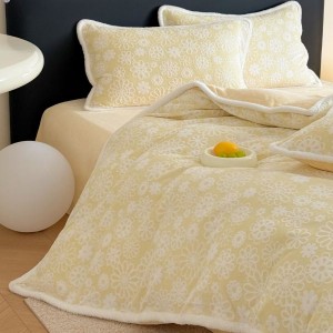 High-weight milk velvet three-dimensional carved flannel winter warm four-piece set anti-static bedding set