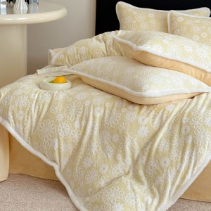 High-weight milk velvet three-dimensional carved flannel winter warm four-piece set anti-static bedding set