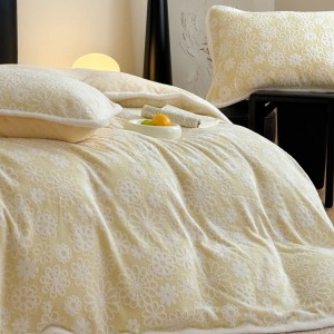 High-weight milk velvet three-dimensional carved flannel winter warm four-piece set anti-static bedding set