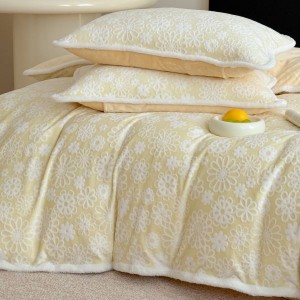 High-weight milk velvet three-dimensional carved flannel winter warm four-piece set anti-static bedding set