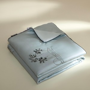 Luxury satin 100% lyocell fiber blue pillowcase king size customizable embroidery bed linen bedding set quilt sets manufacturer