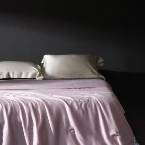 100% Polyester Fiber Pink Solid Color Bed Sheets Bedding Set king Size pink Girl Flower Quilt Sets Supplier