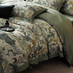 Luxury green satin king size bed sheet comforter 100% cotton silk quilt cover printing bedding set home textile product manufacturer