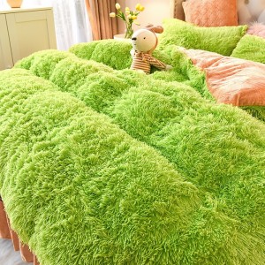 Hot selling winter green fleece bed linen 1.8m coverlets with 2 soft pillow shams fluffy duvet cover queen size solid color bedding set supplier