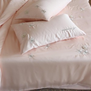 Wholesale pink king size bed sheet comforter high-end satin embroidery duvet cover lyocell cotton pillow case bed linen bedding set