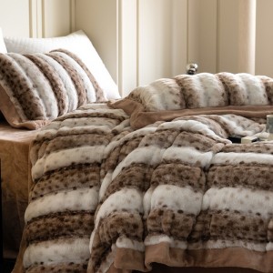 Customized Brown Printed 4 Piece Home Textiles Flannel Bedding Fluffy Winter Warm Bed Sheet Blanket Supplier