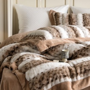 Customized Brown Printed 4 Piece Home Textiles Flannel Bedding Fluffy Winter Warm Bed Sheet Blanket Supplier