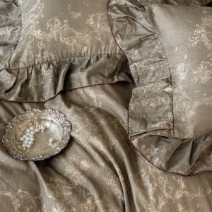 Brown digital printing ruffles comforter duvet cover cotton double yarn bedding set supplier