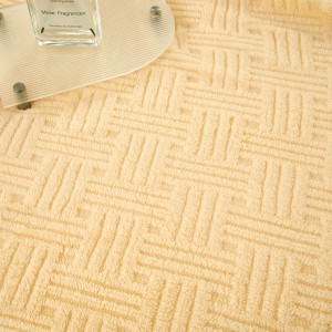 Simple Style Fluffy Velvet Warm Home Textiles Yellow Solid Color Bedding Blanket Supplier