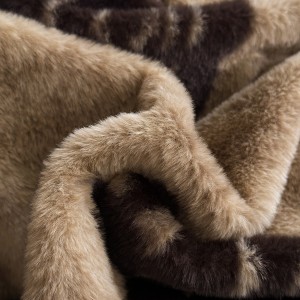 Winter Warm Brown Printed Bedding 4 Pcs Rabbit Velvet Comforter Duvet Cover Ruffles Bedding Set Supplier