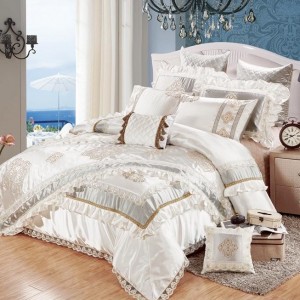 ODM/OEM Top Luxury 100% Mulberry Silk 4pcs Home Textiles Green Digital Printing Comforter Duvet Cover 18/20/22mm Bedding Set