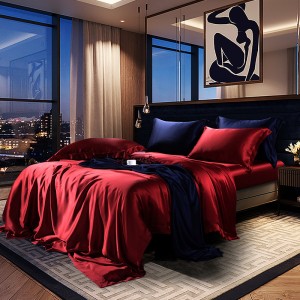 Customized 100% Mulberry Silk Home Hotel Textiles Red Solid Color Top Luxury Red Comforter Cover 18/20/22mm Bedding Set