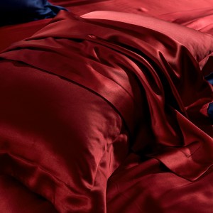 Customized 100% Mulberry Silk Home Hotel Textiles Red Solid Color Top Luxury Red Comforter Cover 18/20/22mm Bedding Set