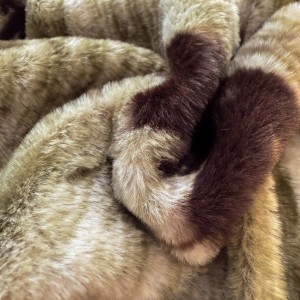 Hot selling green mike fleece bed linen 1.8m coverlets with 2 printing pillow shams fluffy duvet cover queen size bedding set supplier