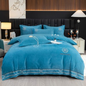 Warm blue duvet cover velvet bed linen high-end flat fitted sheets ODM coverlets embroidery pillow cases bedding set wholesaler