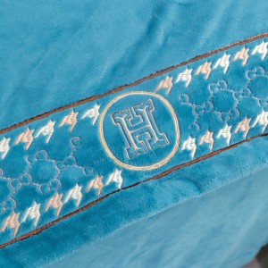 Warm blue duvet cover velvet bed linen high-end flat fitted sheets ODM coverlets embroidery pillow cases bedding set wholesaler