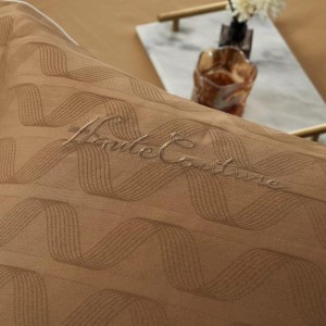 High Quality Brown Jacquard Home Hotel Textiles 100% Cotton Embroidery Comforter Duvet Cover Bedding Set Supplier