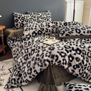 High Quality Rabbit Fleece Pillow Cases Brown Printing Comforter Cover Home Textile Bedding Set Supplier