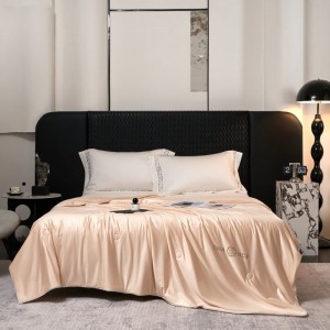 Summer cooling bed cover quilt solid pink summer quilt ODM/OEM bed sheets pillowcases polyester bedding set