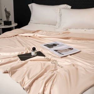 Summer cooling bed cover quilt solid pink summer quilt ODM/OEM bed sheets pillowcases polyester bedding set