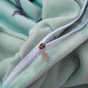 Hot selling winter green fleece bed linen 1.8m coverlets with 2 soft pillow shams fluffy duvet cover queen size bedding set supplier