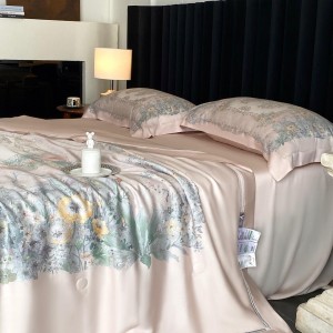 High-End pink printing comforter set lyocell bedsheets queen king size coverlets with 2 soft pillowslips bedding set supplier