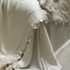 2025 new lyocell summer quilt gold home textile soy fiber filling cooling air-condition quilt 4pcs lace embroidery bedspread bedding set