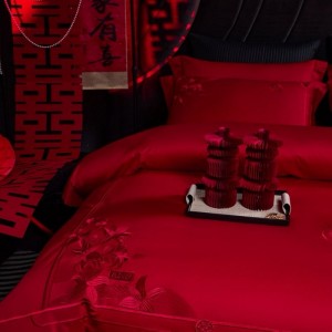 Custom 1800 Egyptian Cotton Satin Embroidered Duvet Cover Red Bed Sheets Wedding 4PCS Bedding Set