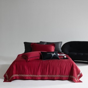 Simple Style Red Solid Color Home Textiles Lyocell 4pcs Home Hotel Textiles Luxury Summer Quilt Set Supplier