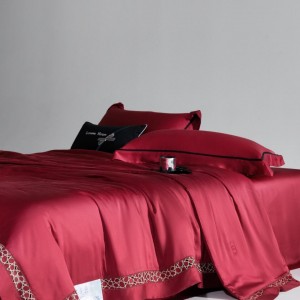 Simple Style Red Solid Color Home Textiles Lyocell 4pcs Home Hotel Textiles Luxury Summer Quilt Set Supplier