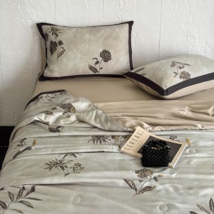 Khaki Lyocell Home Hotel Textiles Digital Printing Bedding Sets Cool Summer Quilt Set Wholesaler