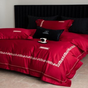 Light luxury 100 long staple cotton home textile gold embroidery duvet cover red bedding set for wedding