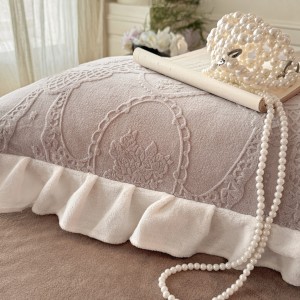 Pink Milk Fleece Home Textile Ruffles Comforter Cover king Size Solid Color Bedding Set Supplier