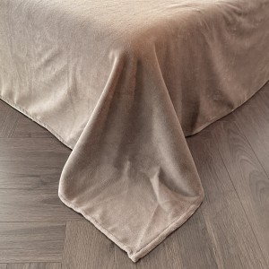 Pink Milk Fleece Home Textile Ruffles Comforter Cover king Size Solid Color Bedding Set Supplier