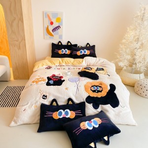 Black Animal Embroidered Home Textile 300gsm Milk Fleece Bed Sheets Queen Size Bedding Set Wholesaler