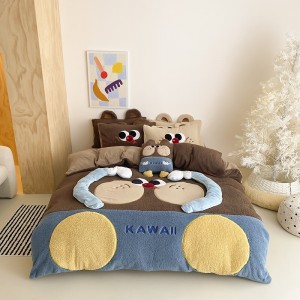 Black Animal Embroidered Home Textile 300gsm Milk Fleece Bed Sheets Queen Size Bedding Set Wholesaler