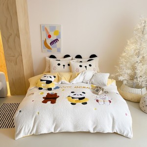 Black Animal Embroidered Home Textile 300gsm Milk Fleece Bed Sheets Queen Size Bedding Set Wholesaler