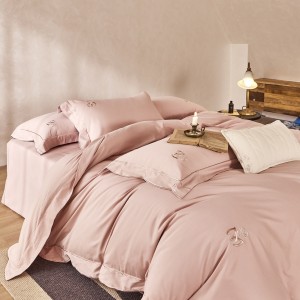ODM/OEM Cotton Bed Linen Exquisite king Size House Solid Color Comforter Cover Pink Embroidery Bedroom Bedding Set Wholesaler