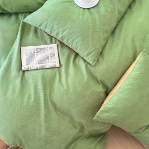 High-quality green solid color milk fleece quilt cover warm bed linen queen size bedding set wholesaler