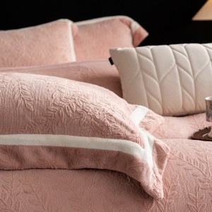 High gram weight milk velvet fluffy pillowcases 2/2.3m adult coverlets solid color pillow shams pink 4-piece bedding set manufacture