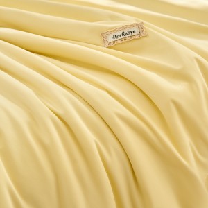 4-pieces solid color bedroom bedding yellow home hotel textile premium summer quilt soft double quilts manufacture