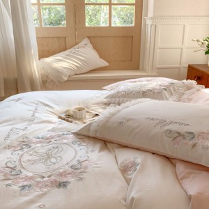 Light luxury lace embroidery quilt cover soft bed linen double coverlets pink lyocell bed sheets bedding set