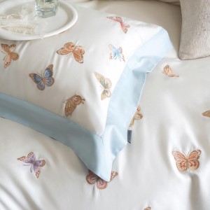 High quality 100s long staple cotton red digital printing duvet cover bedding set supplier