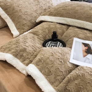 High gram weight 230gsm solid color 4pcs home textiles brown milk velvet duvet cover bedding set supplier